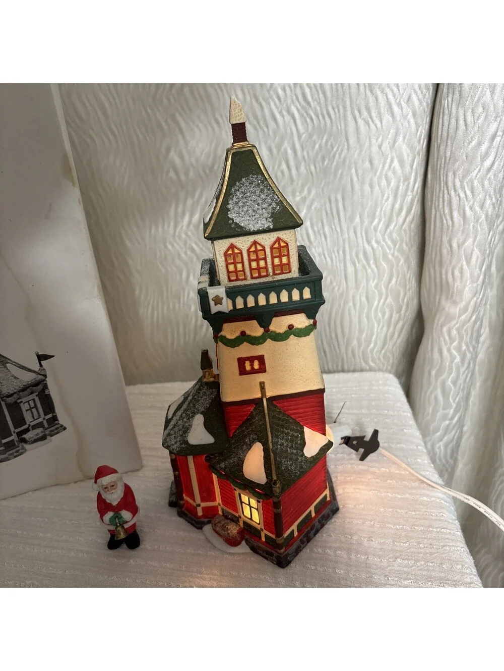 Dept 56 North Pole Series - Santa's Lookout Tower #56294 With Light